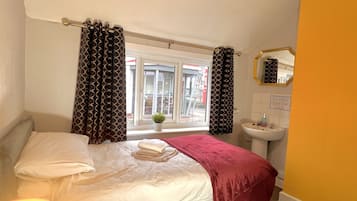 Standard Single Room, Shared Bathroom