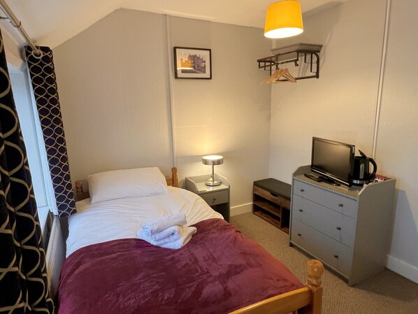 Standard Single Room, Shared Bathroom - The Horse & Jockey (Gainsborough)