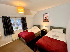Superior Twin Room, Ensuite - The Horse & Jockey (Gainsborough)