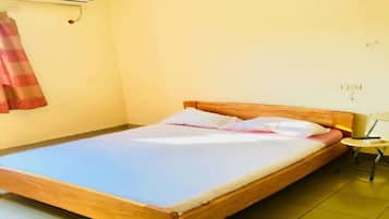 Comfort-Zimmer | Schreibtisch, Verdunkelungsvorhänge, Bügeleisen/Bügelbrett