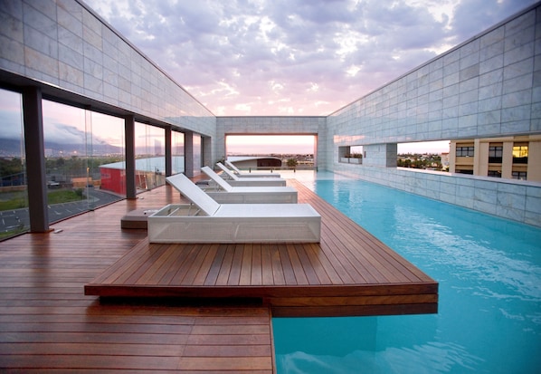 Piscine intérieure