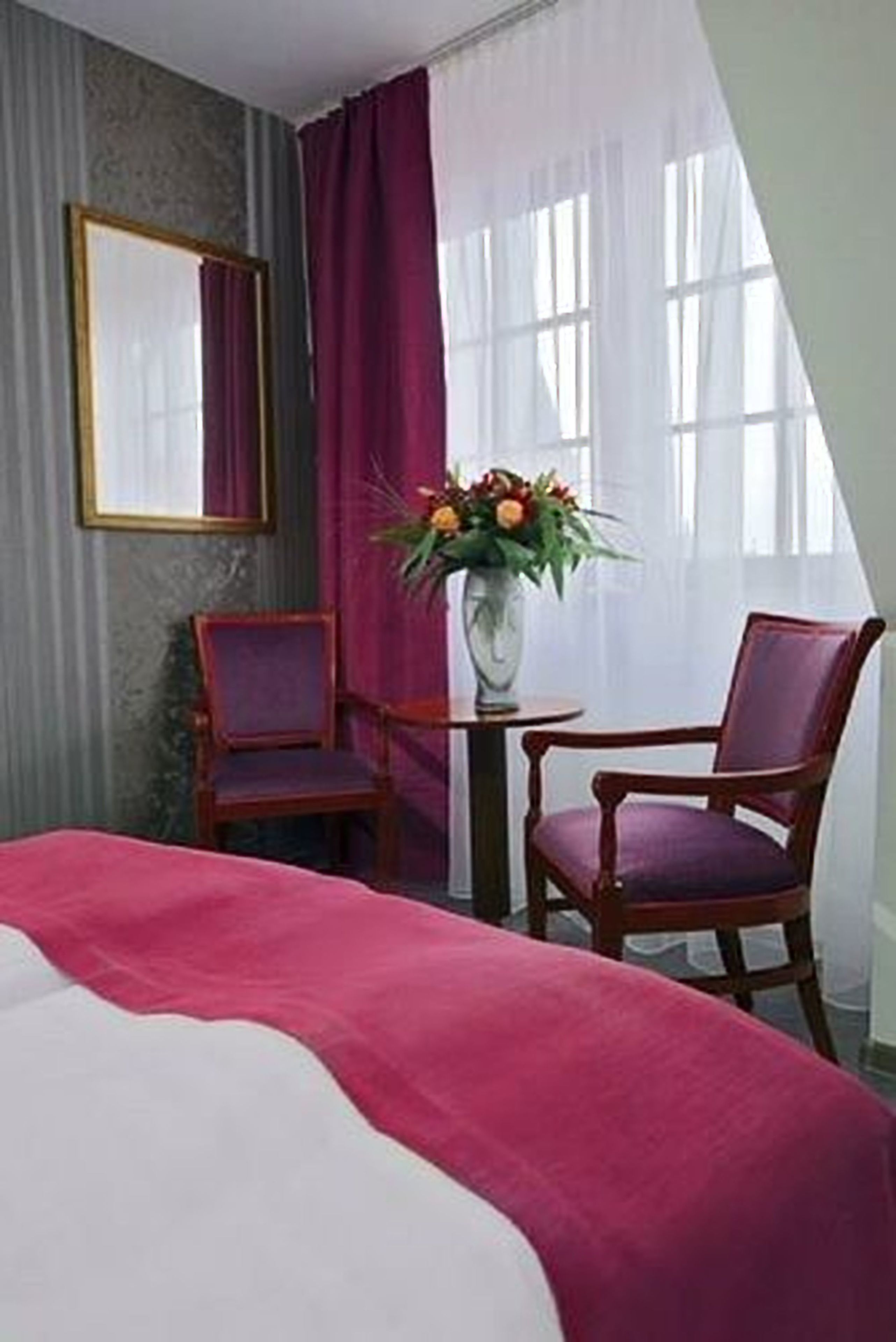 economy double room single use | individually decorated, desk, rollaway beds, free wifi