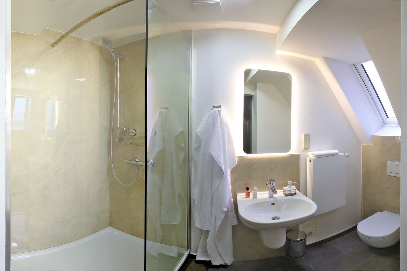 superior double room | bathroom | shower, free toiletries, hair dryer, towels