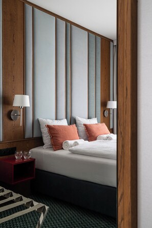 1 bedroom, premium bedding, minibar, in-room safe
