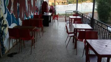 Breakfast, lunch, dinner served; African cuisine