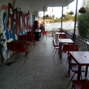 Frokost, lunsj og middag serveres, afrikanske retter 