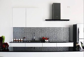 3-Bedroom Villa with Private Pool | Private kitchen | Full-size fridge, microwave, stovetop, electric kettle - L.A. Pool Villa Huahin (Hua Hin)