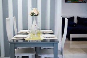 In-room dining - L.A. Pool Villa Huahin (Hua Hin)