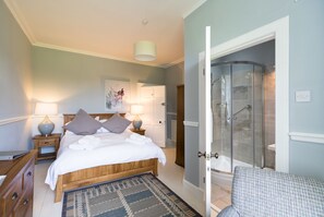 Deluxe Double Room (Hamilton) | 1 bedroom, premium bedding, individually decorated - Kilmaronock Manse B&B (Alexandria)