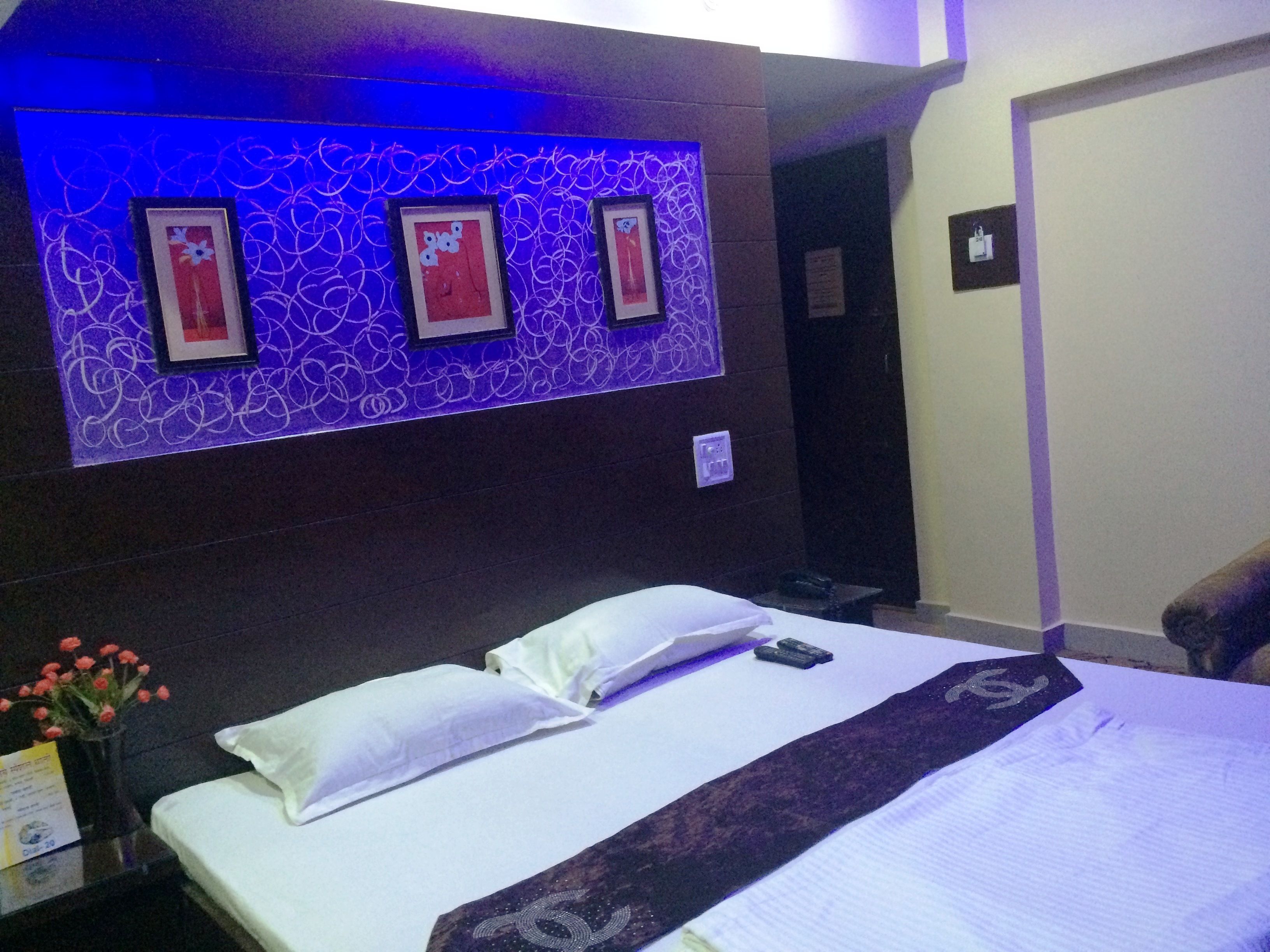 Zimmersafe, Bügeleisen/Bügelbrett, kostenloses WLAN