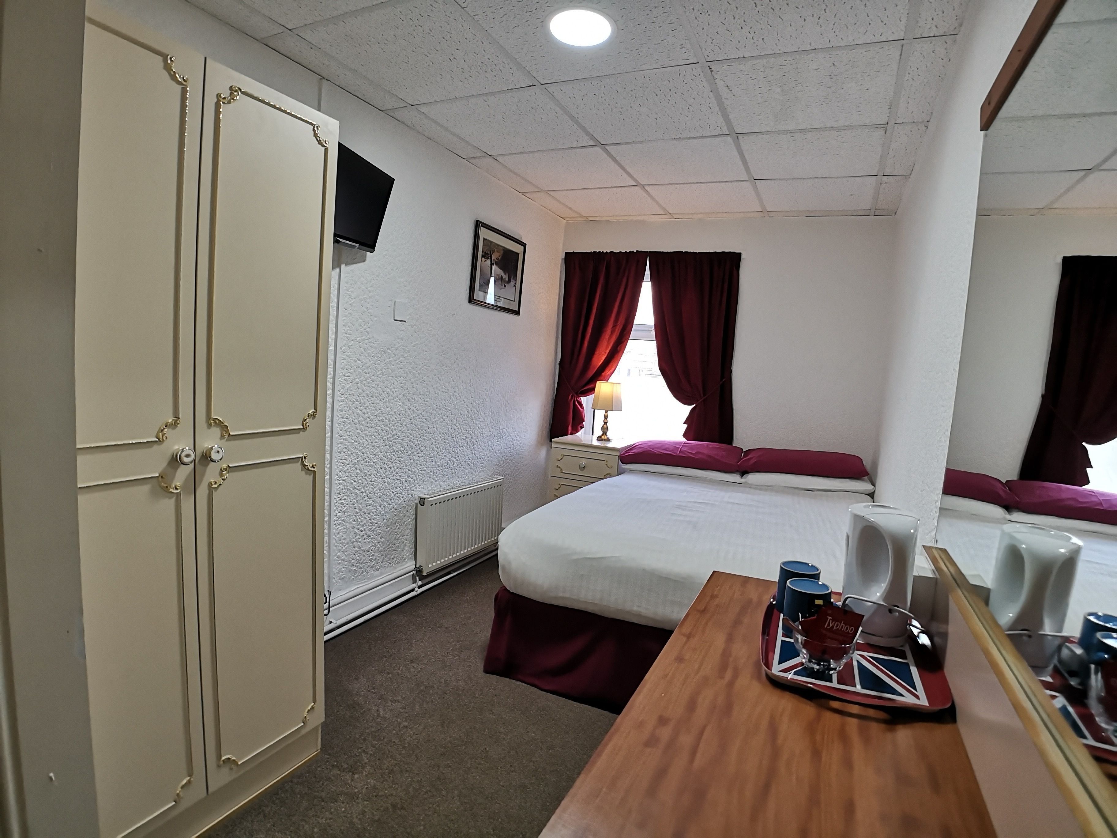 Free WiFi, bed sheets