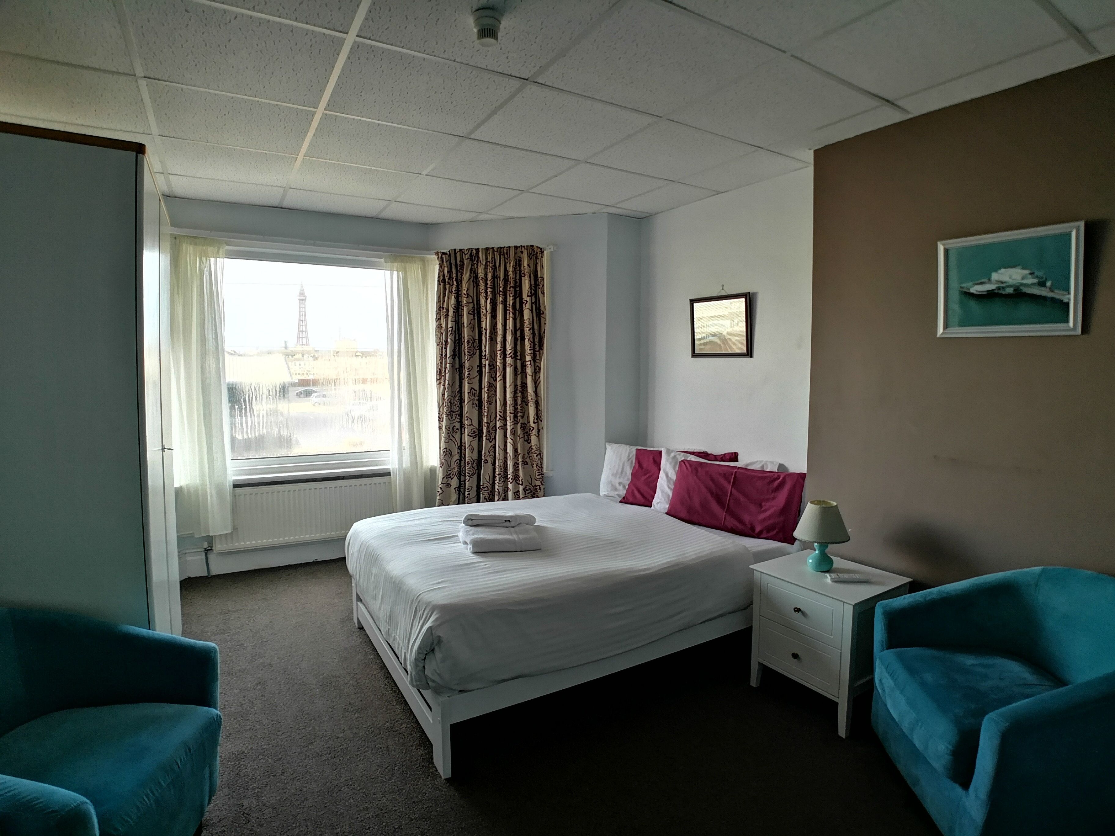 Family Quadruple Room, Ensuite | Free WiFi, bed sheets