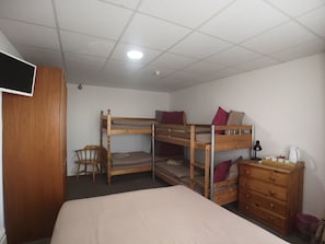 Comfort Room, Ensuite | Free WiFi, bed sheets - The Hopton Hotel (Blackpool)