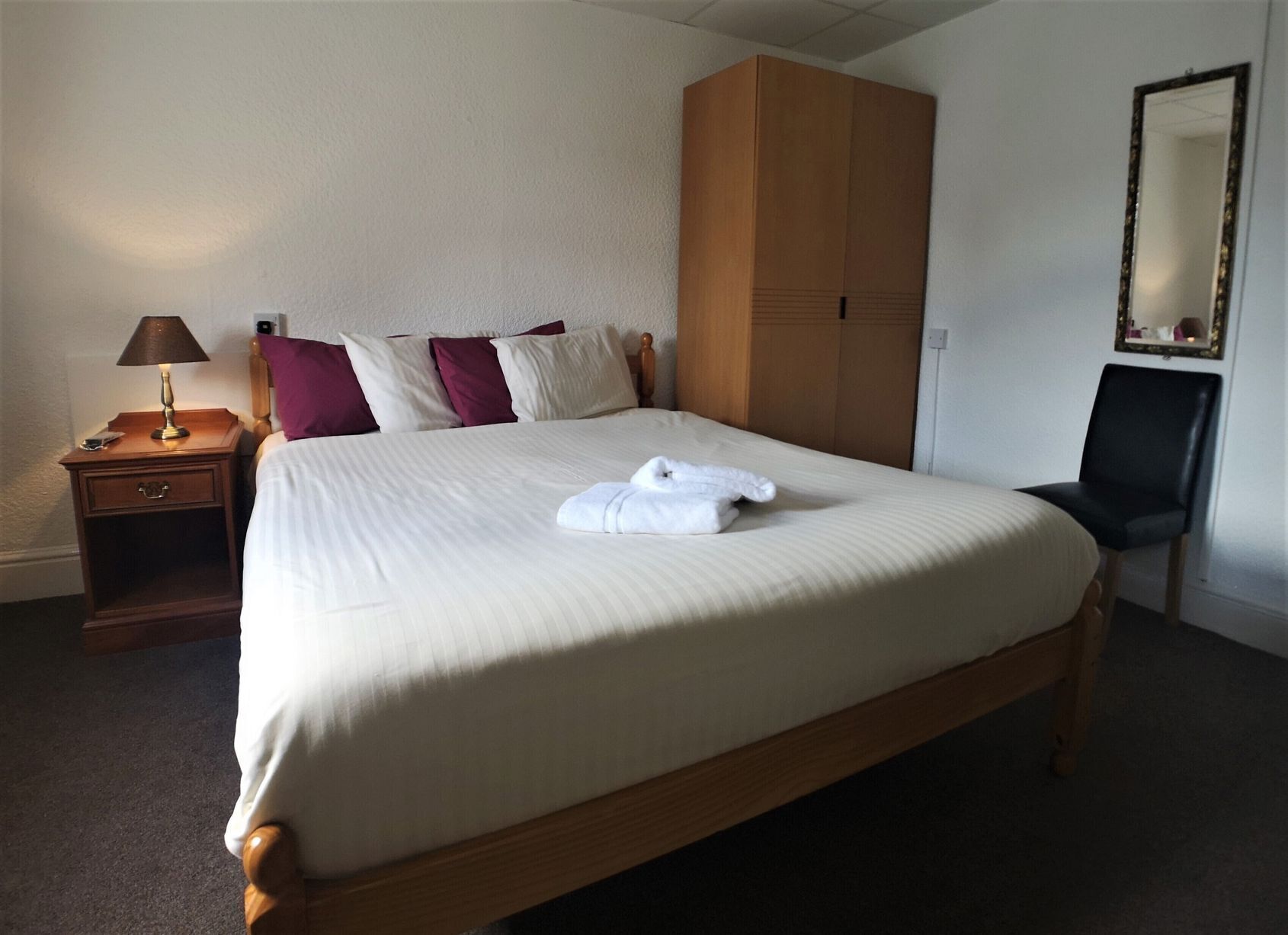 Free WiFi, bed sheets