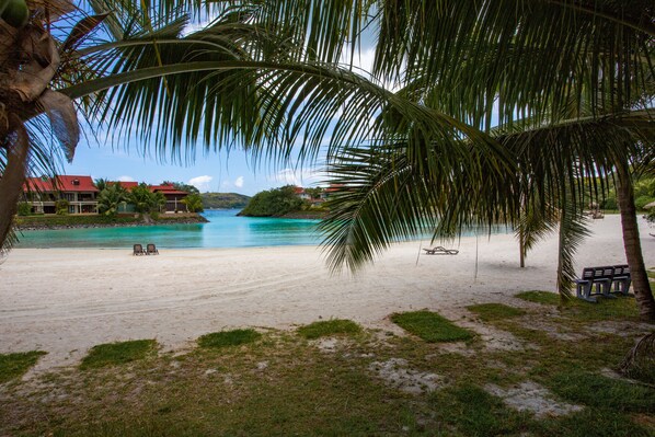 Villa, 4 habitaciones, alberca privada, junto a la playa | Vista a la playa o el mar