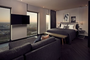 Penthouse Suite (South) | Cofres nos quartos, escrivaninha, espaço de trabalho para notebook