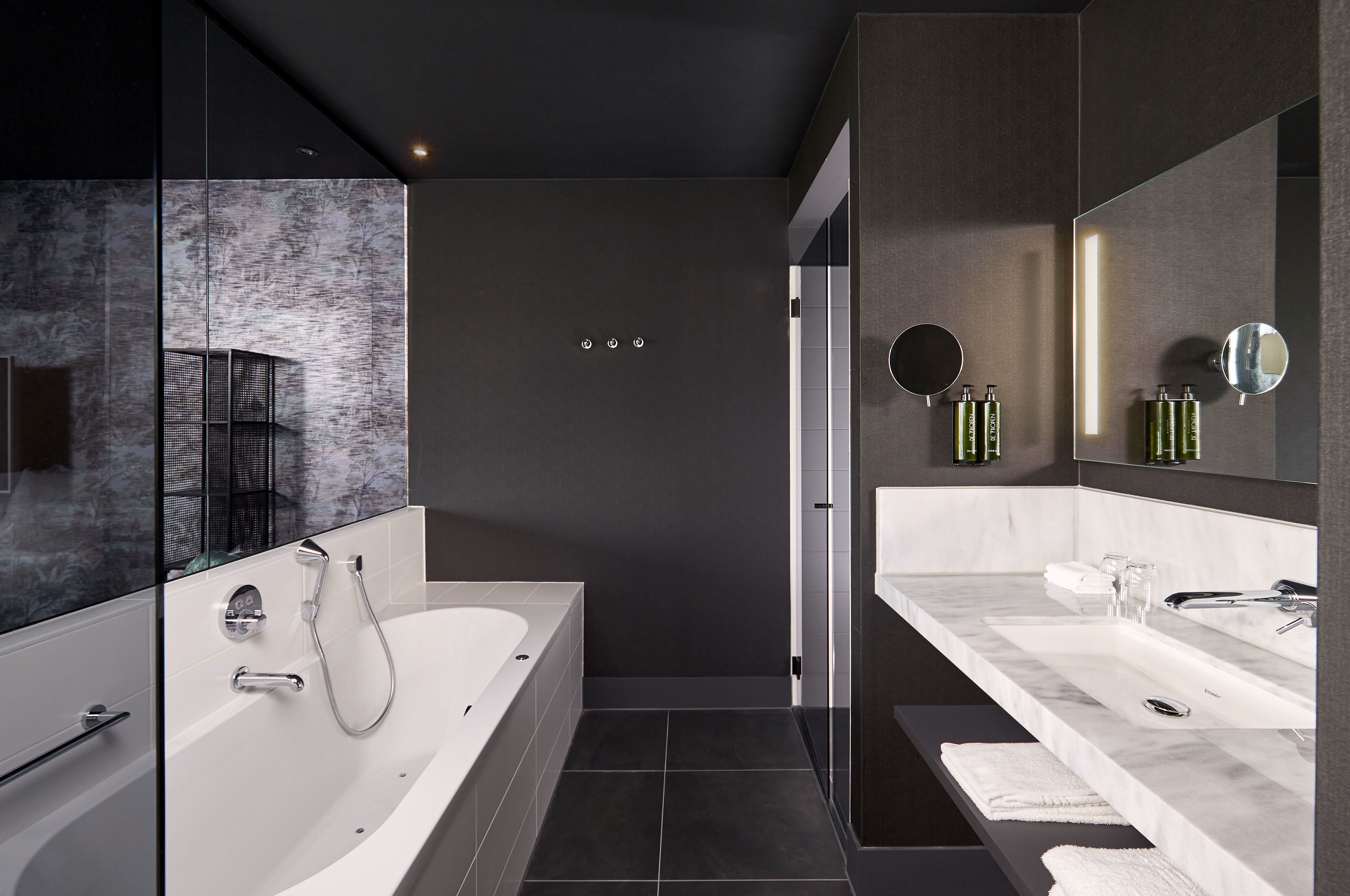 suite | bathroom | free toiletries, hair dryer, towels, soap