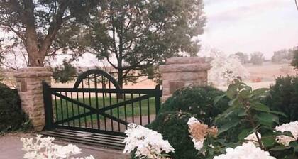 Cabin in Kentucky Horse Country