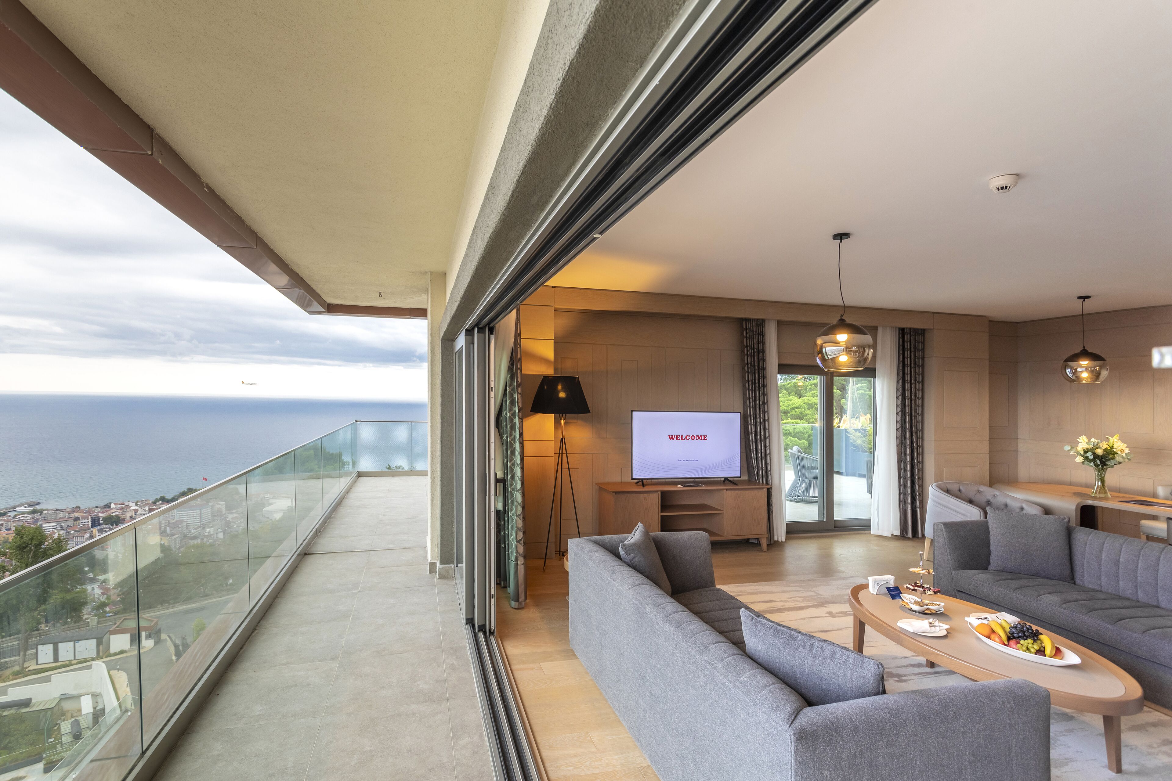 1 bedroom, egyptian cotton sheets, premium bedding, down duvets