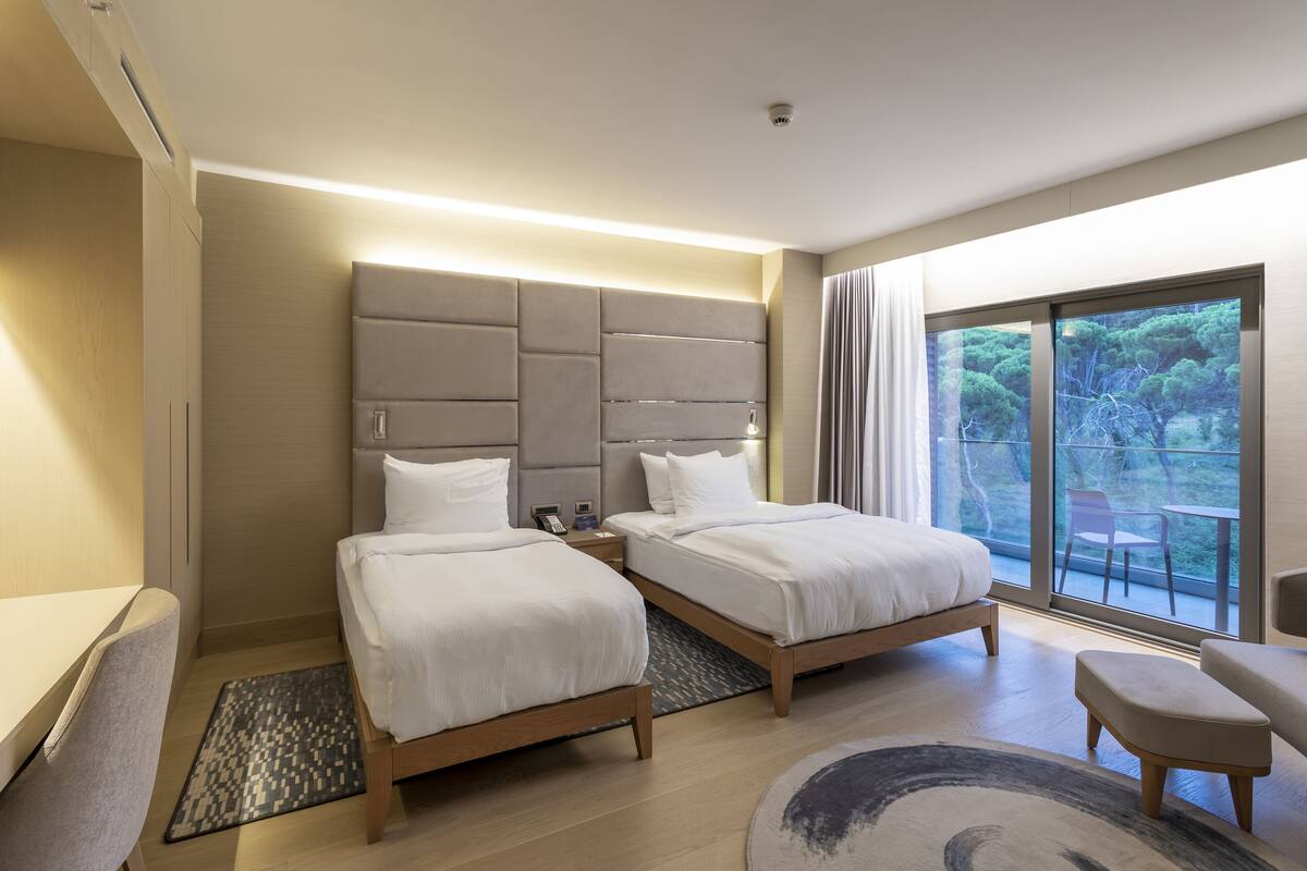 1 bedroom, egyptian cotton sheets, premium bedding, down duvets