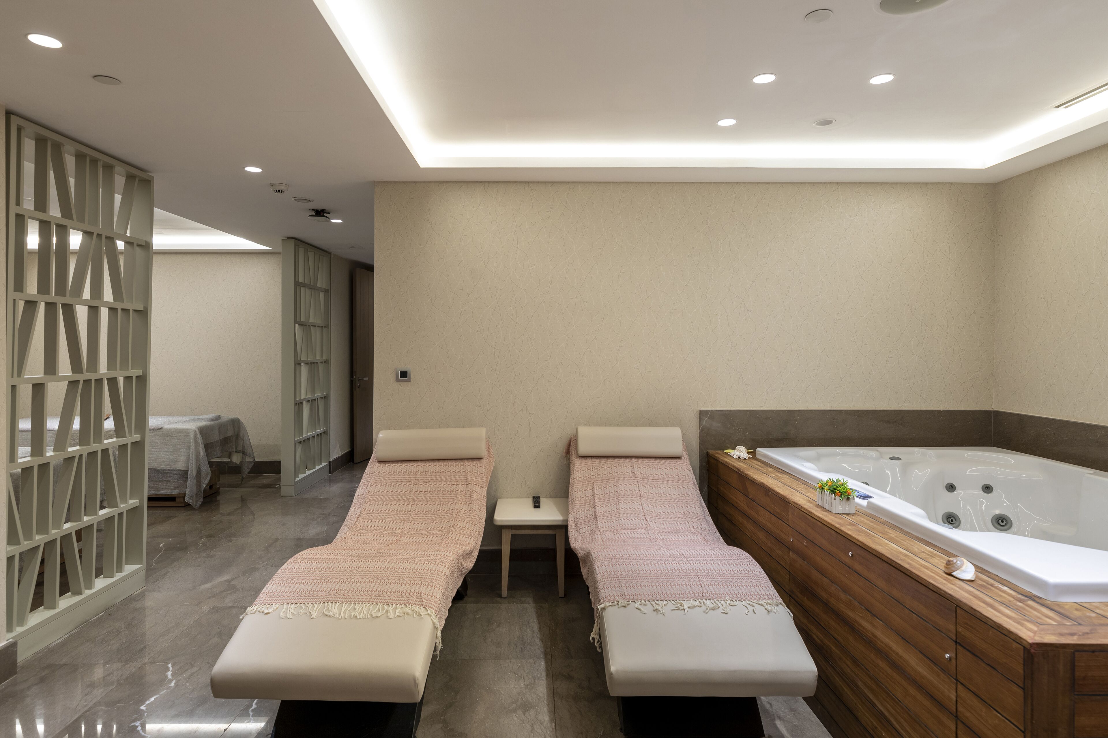 Sauna, Whirlpool, Dampfbad, Sportmassagen, Massageanwendungen