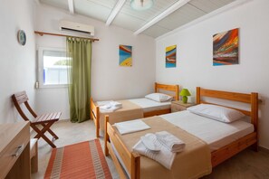 3 bedrooms, iron/ironing board, travel crib, free WiFi