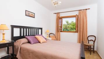 3 sovrum, strykjärn/strykbräda, gratis wi-fi och sängkläder