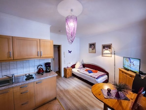 1 makuuhuone, vauvan matkasänky, Wi-Fi