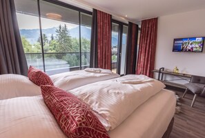 2 bedrooms, in-room safe, iron/ironing board, free WiFi - SR, Top 19 - Ap. 93m² mit 2 SZ, Balkon 22m² (Zell am See)