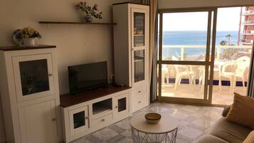 Appartamento, 1 camera da letto, terrazzo, vista mare | 1 camera, ferro/asse da stiro, culle/letti per bambini (a pagamento)