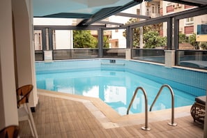 Outdoor pool, sun loungers - Cleopatra Golden Beach Hotel (Alanya)