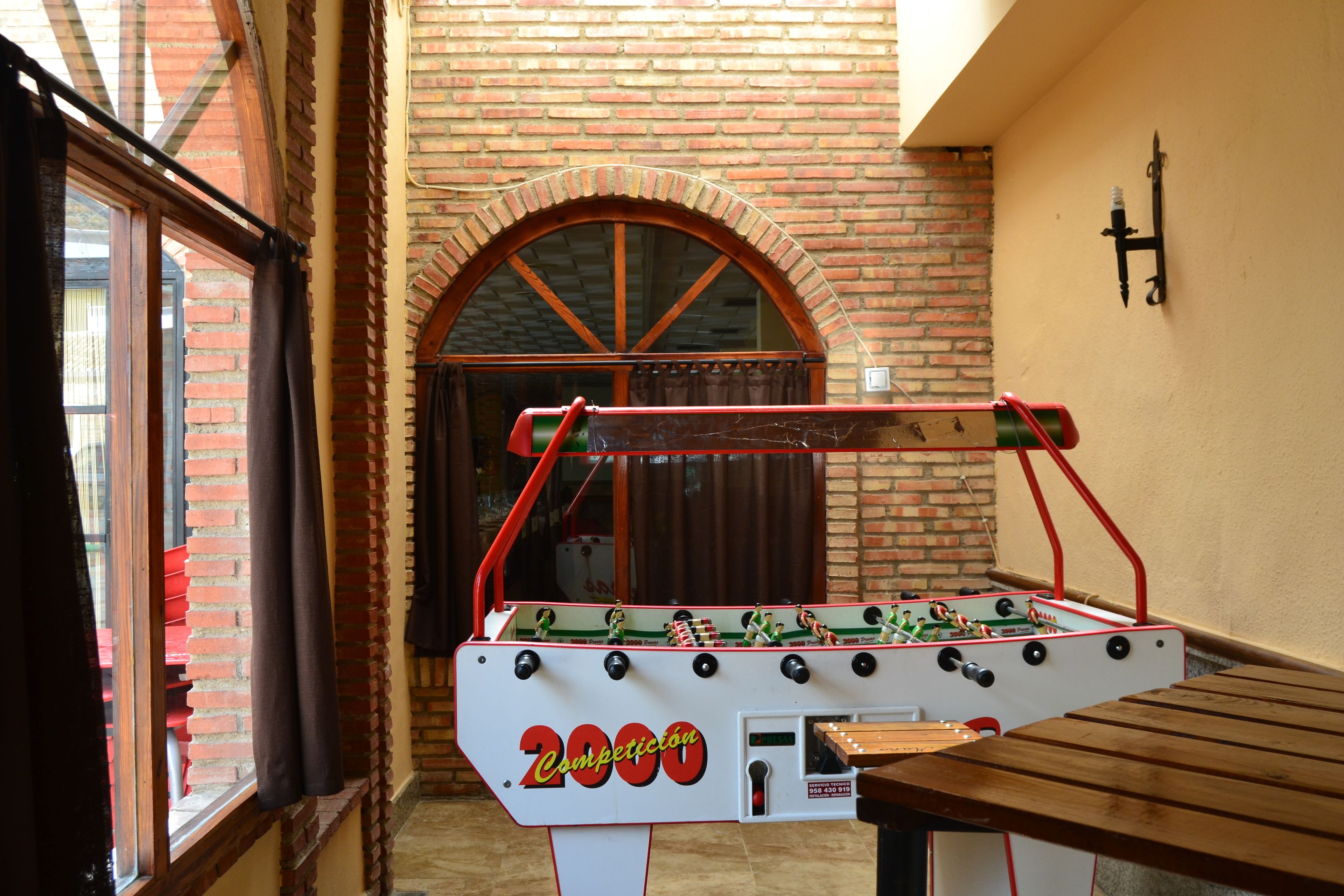 점심 식사 및 저녁 식사 제공, 현지 요리