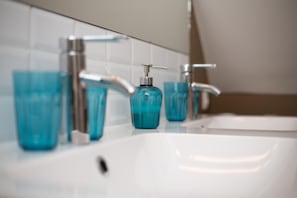 Suite, Private Bathroom | Bathroom - Plumes & Coton (Écurie)