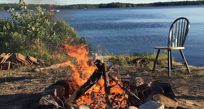 The Shores of Deer Lake