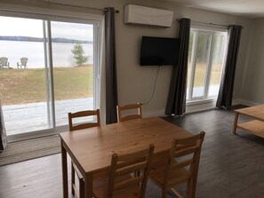 Signature Suite, Lake View | Private kitchenette | Fridge, microwave, oven, stovetop