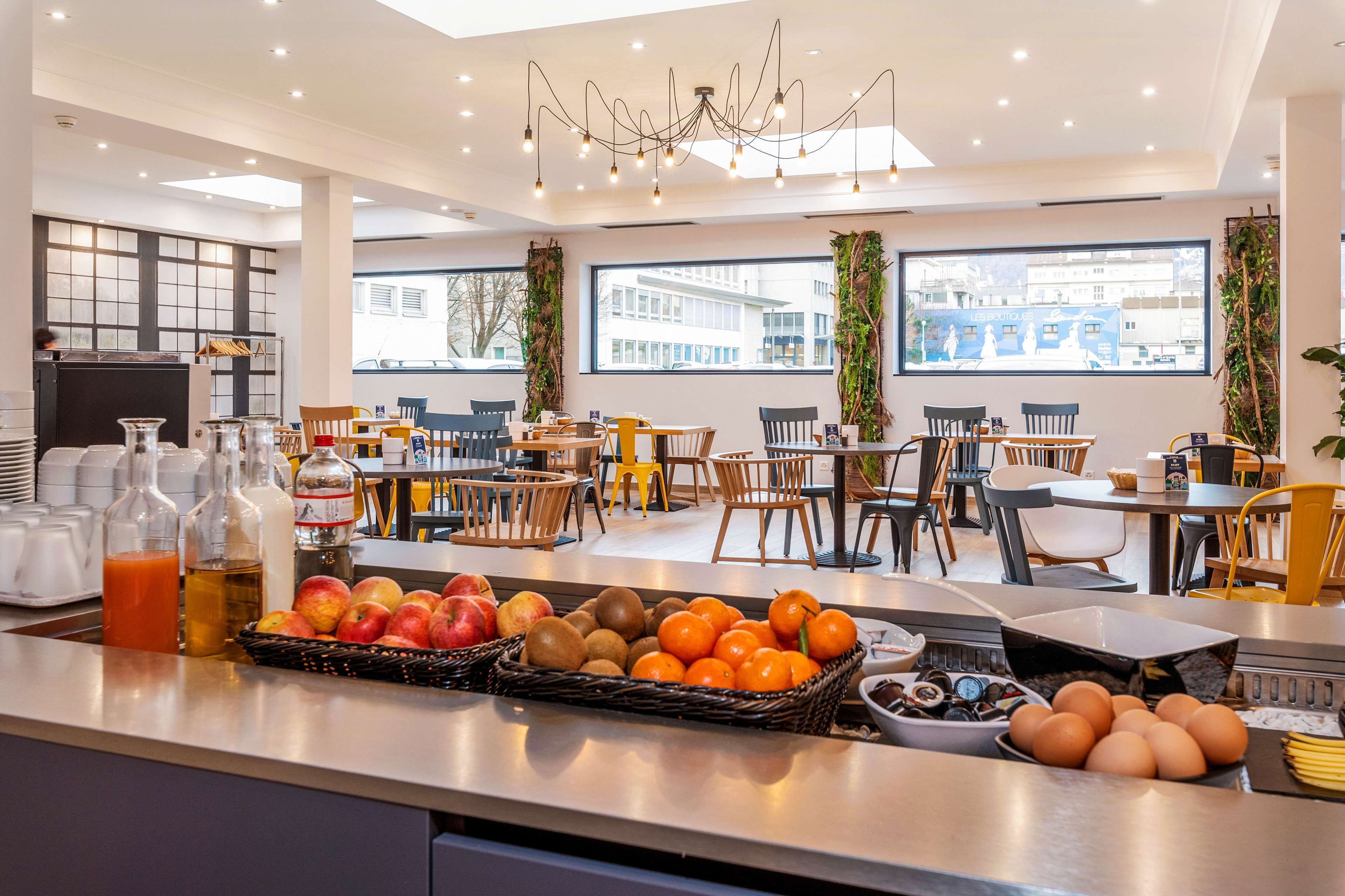 Tägliches Frühstücksbuffet gegen Gebühr