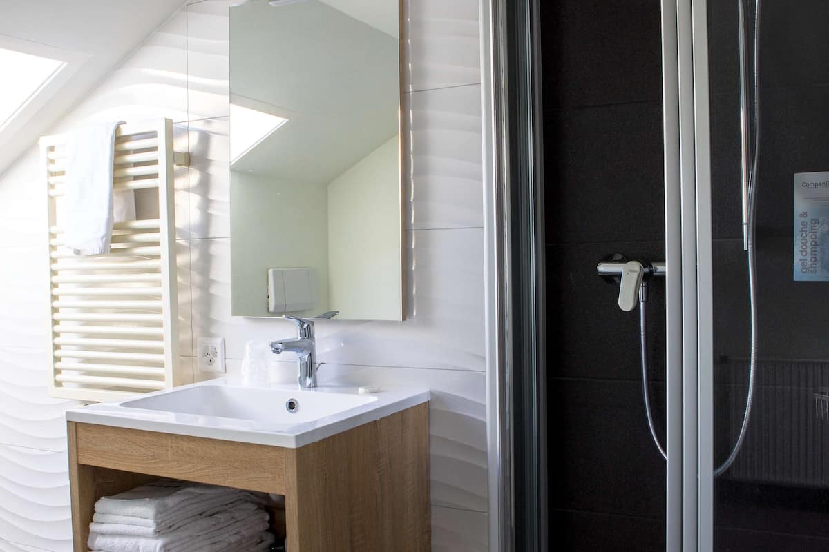 standard room, multiple beds | premium bedding, individually furnished, desk, laptop workspace