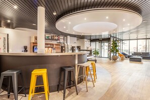 2 bares/lounges, bar na cobertura
