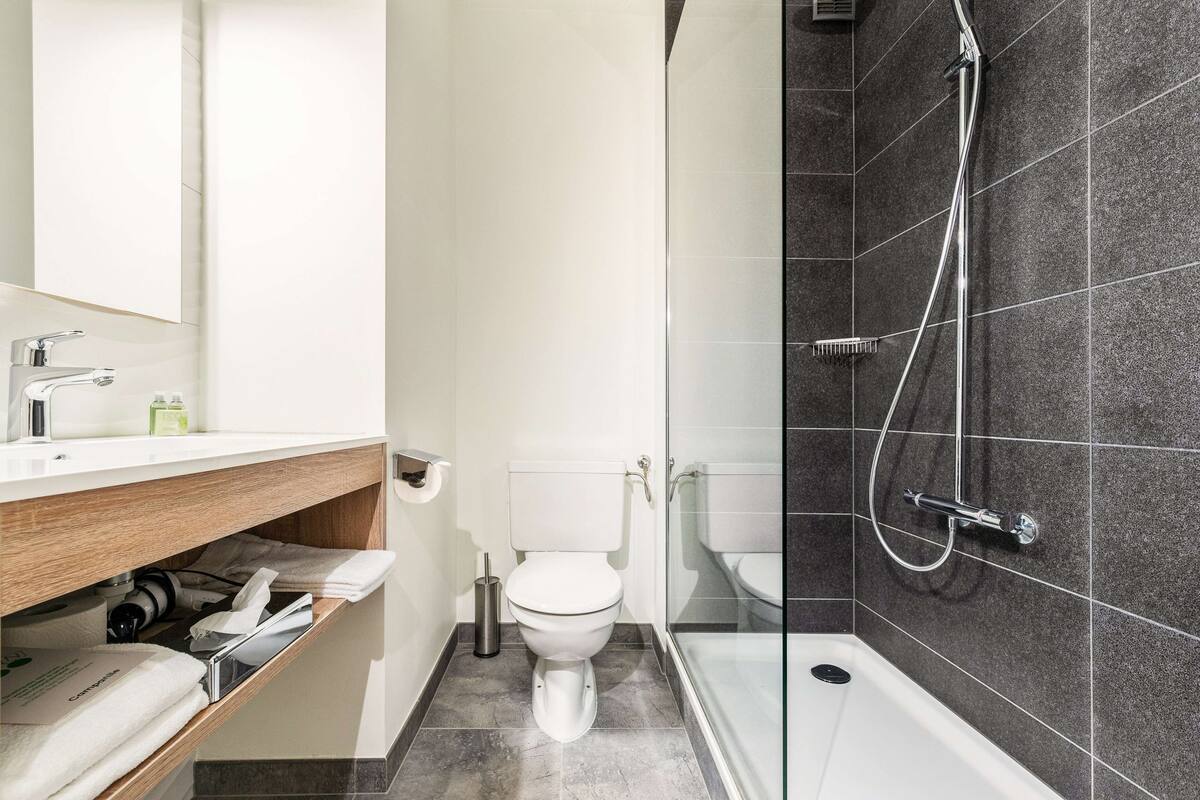 premium bedding, individually furnished, desk, laptop workspace