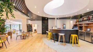 2 Bars/Lounges, Bar auf der Dachterrasse