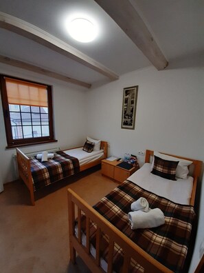 Twin Room, 1 Bedroom, Non Smoking, City View | Premium bedding, minibar, in-room safe, desk - Hotel Coin (Lviv)