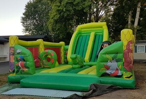 Garden - Camping le Rochat (Chateauroux)