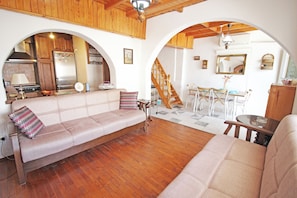 Villa exclusiva | Sala de estar | Una televisión LED