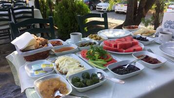 Daily buffet breakfast for a fee