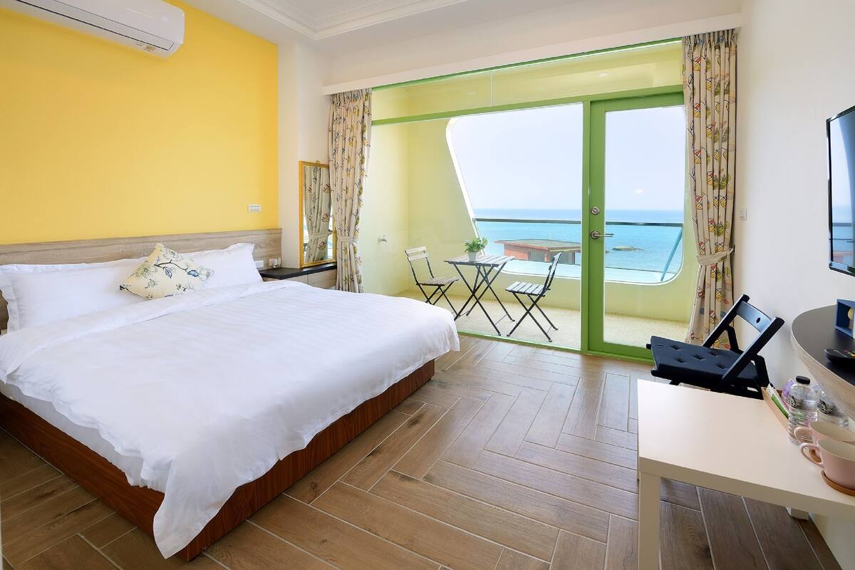 Romantic Suite, 1 Bedroom, Ocean View, Sea Facing | Blackout drapes, WiFi (free), individually decorated, bed sheets
