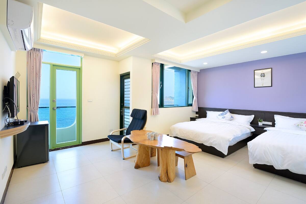 Family Suite, 2 Double Beds, Ocean View, Sea Facing | Blackout drapes, WiFi (free), individually decorated, bed sheets