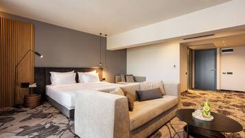 Deluxe Double Room, 1 Bedroom, City View | Minibar, desk, free WiFi, bed sheets