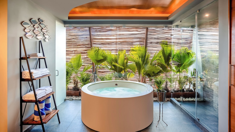 Mia Bacalar Luxury Resort & Spa