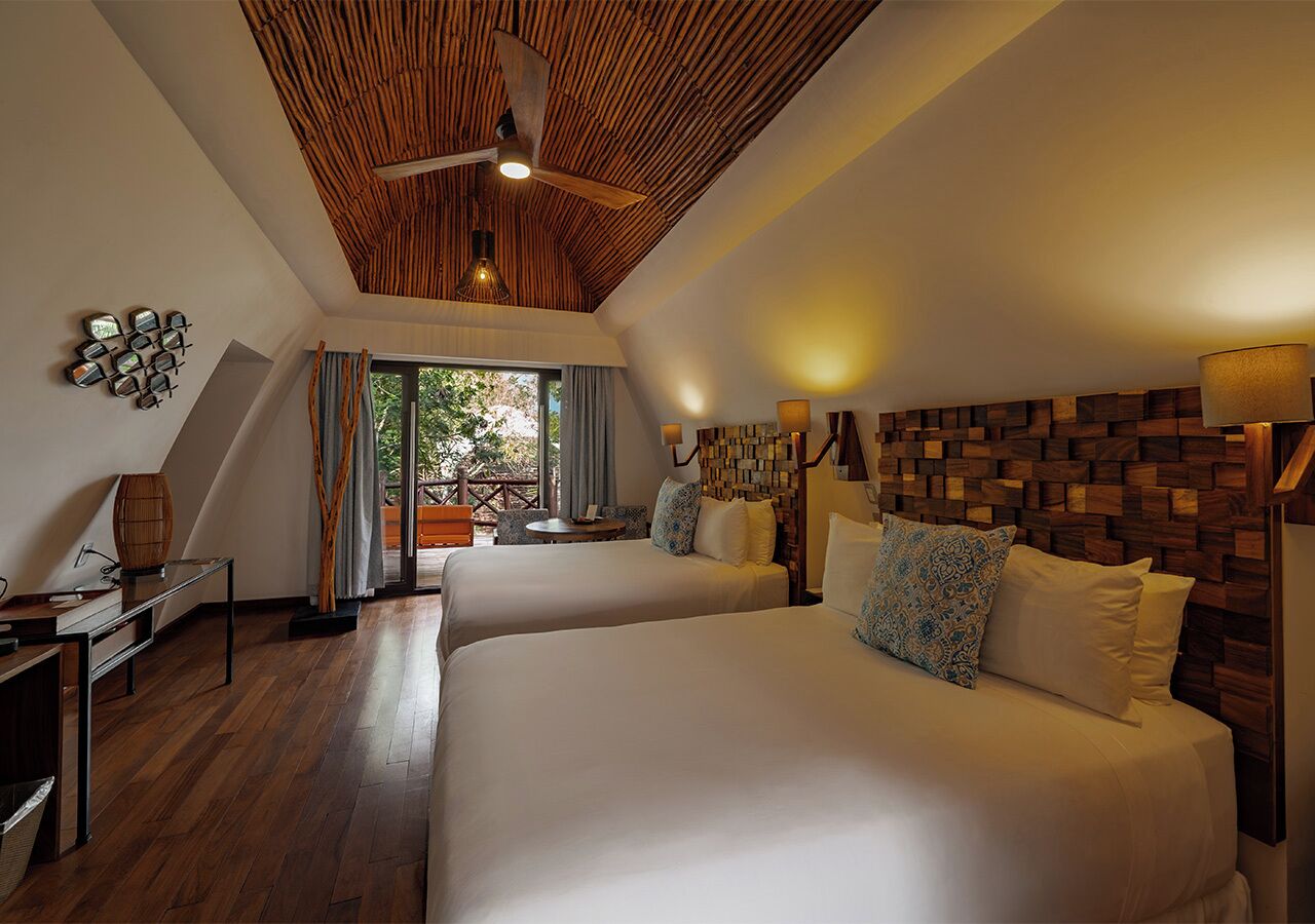 Luxe Saasil Room | Literie de qualité, couette en duvet, minibar, coffre-fort