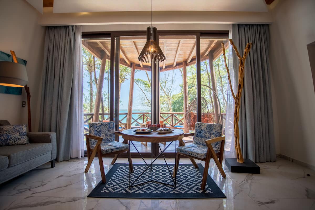 grand jeex suite | premium bedding, minibar, in-room safe, blackout curtains